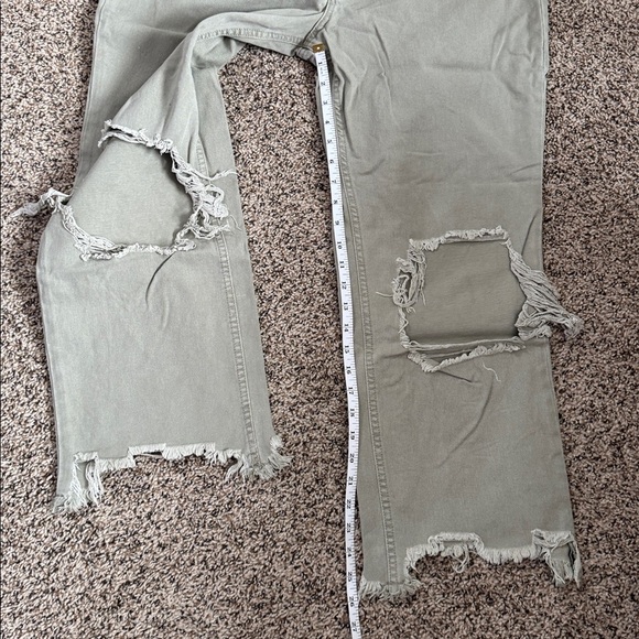 We the Free distressed jeans soft sage green size 32 - Picture 4 of 5